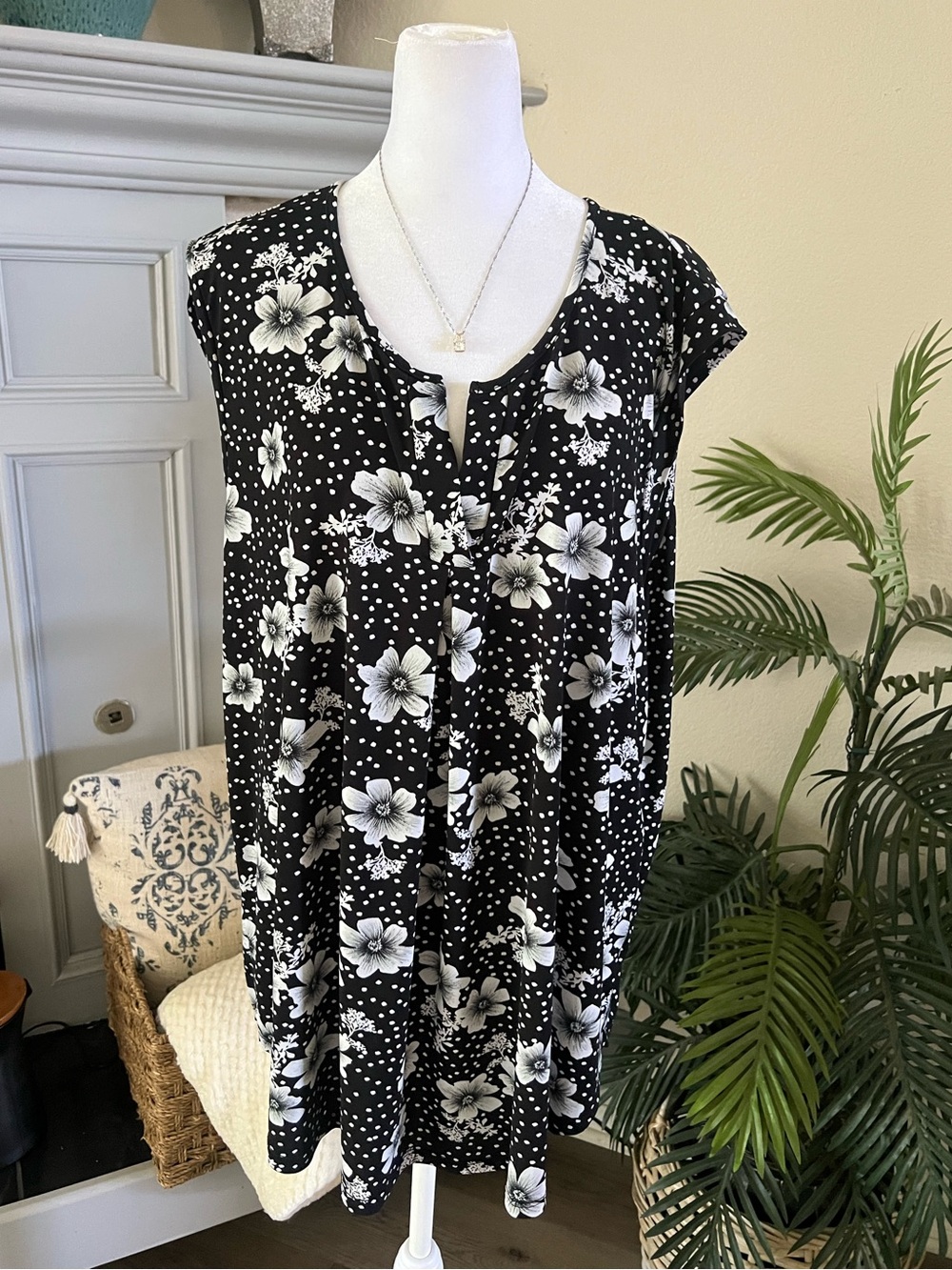Papermoon Black & White Floral Cap-Sleeve Tunic